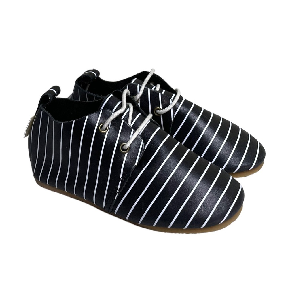 NWT Piper Finn Lace Up Oxford Shoes Black White Stripe 9